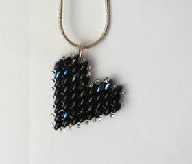 heart pendant, black beaded heart pendant, Beadwork, minimalist pendant, heart charm necklace